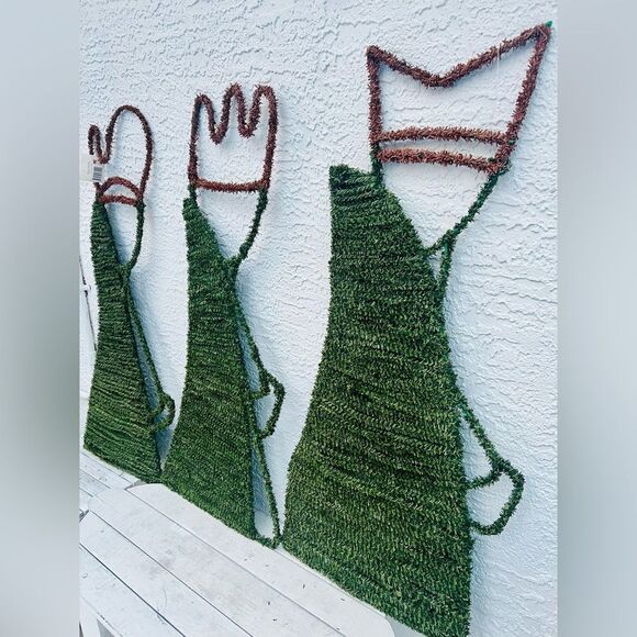 VINTAGE K-MART “TRIM A TREE” COLLECTION “THREE KINGS” MEDAL/TURF 36”~NOS~RARE - Picture 8 of 16